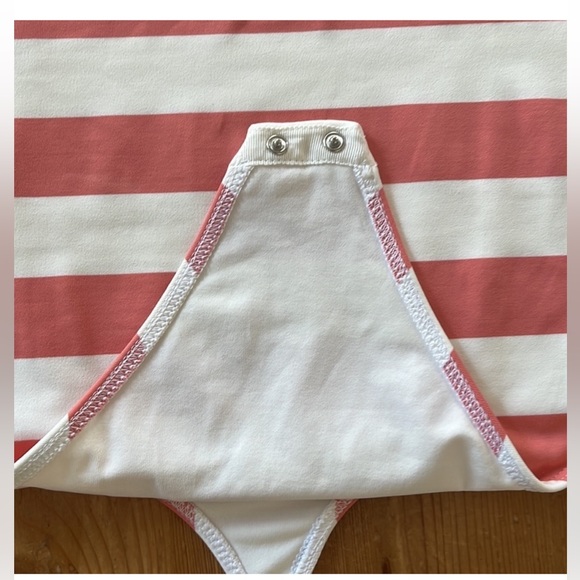 Aritzia Babaton Contour Muscle Bodysuit White Coral
Strips L - Picture 13 of 13